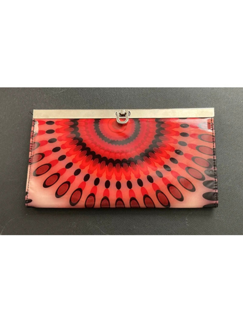 Artistic Push Lock Closure Clutch Wallet